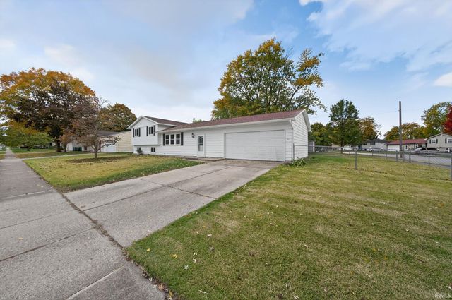 1403 Cantondale Lane, Mishawaka, IN 46544