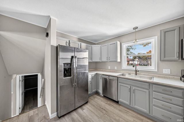 1403 Cantondale Lane, Mishawaka, IN 46544