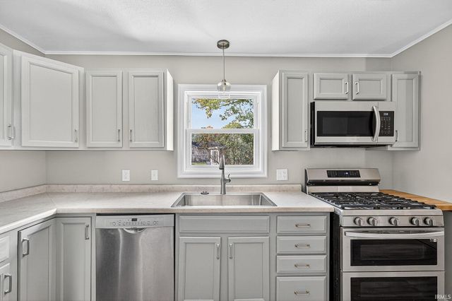 1403 Cantondale Lane, Mishawaka, IN 46544