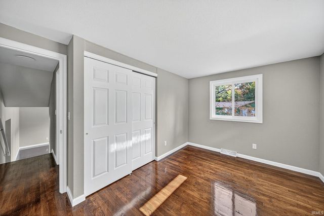 1403 Cantondale Lane, Mishawaka, IN 46544