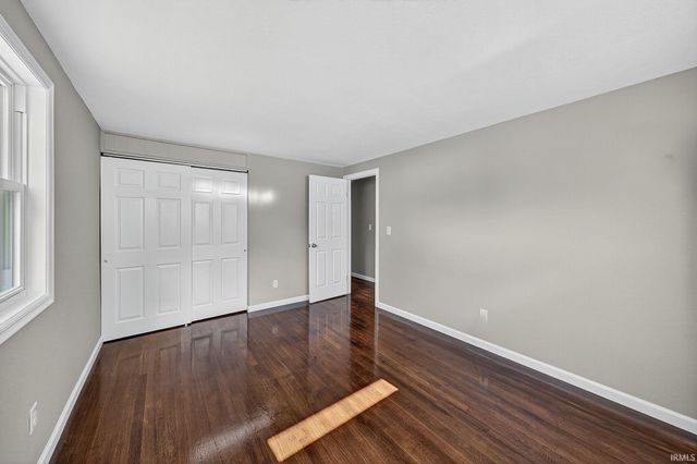 1403 Cantondale Lane, Mishawaka, IN 46544