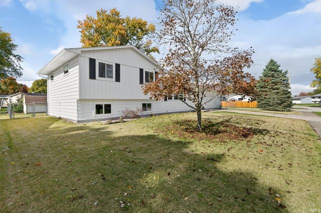 1403 Cantondale Lane, Mishawaka, IN 46544