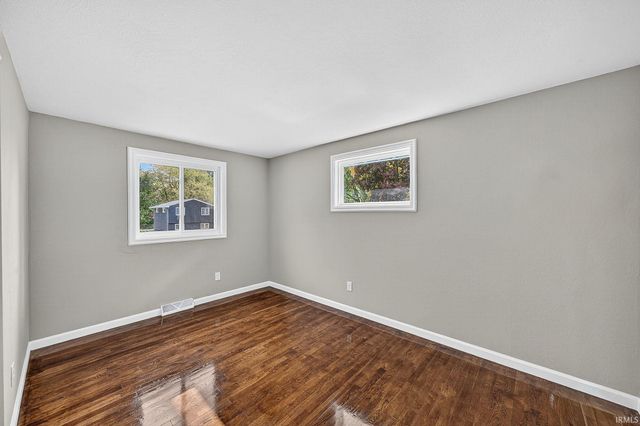1403 Cantondale Lane, Mishawaka, IN 46544