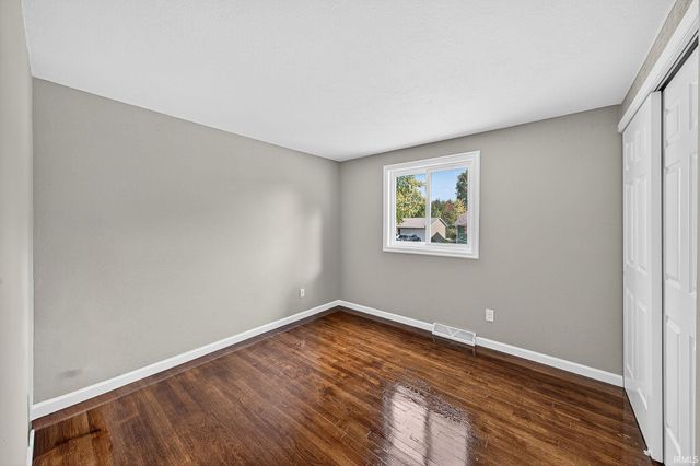 1403 Cantondale Lane, Mishawaka, IN 46544