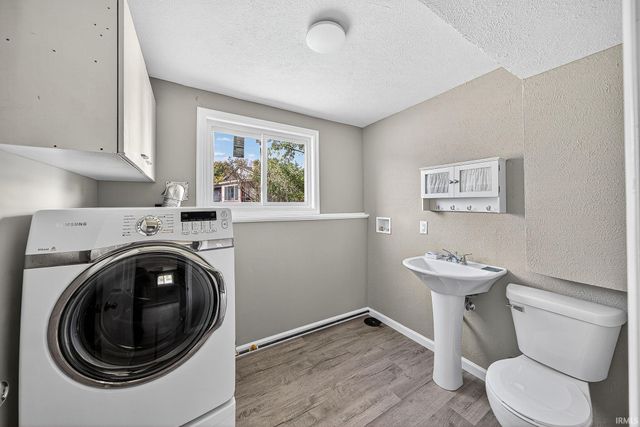 1403 Cantondale Lane, Mishawaka, IN 46544