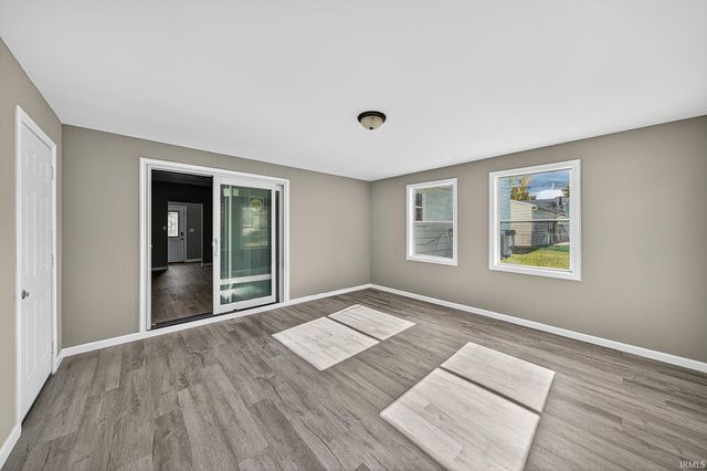 1403 Cantondale Lane, Mishawaka, IN 46544