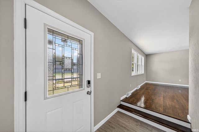 1403 Cantondale Lane, Mishawaka, IN 46544