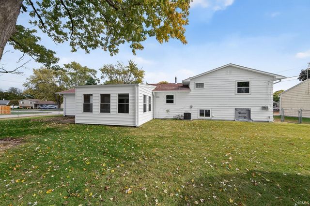 1403 Cantondale Lane, Mishawaka, IN 46544