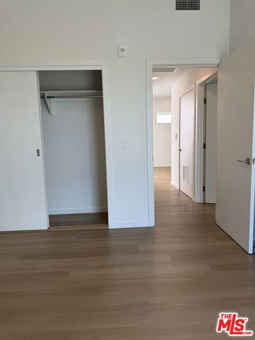 5119 Colfax Avenue 304, Valley Village, CA 91601