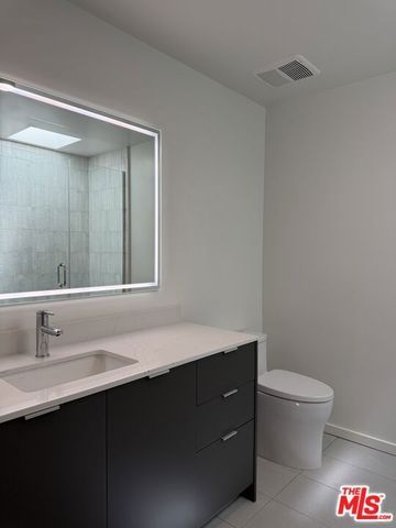 5119 Colfax Avenue 304, Valley Village, CA 91601