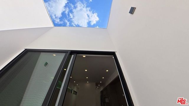 5119 Colfax Avenue 304, Valley Village, CA 91601