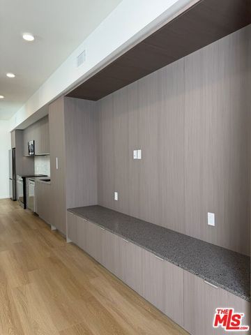 5119 Colfax Avenue 304, Valley Village, CA 91601