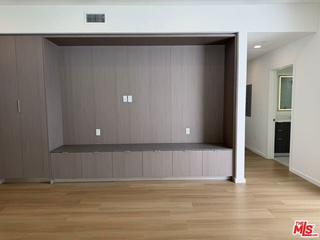 5119 Colfax Avenue 304, Valley Village, CA 91601