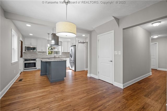 901 Evanwood Road, Charleston, WV 25314