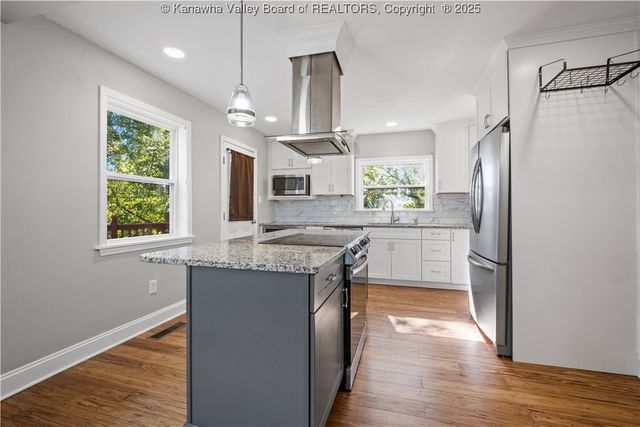 901 Evanwood Road, Charleston, WV 25314