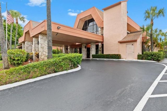 3100 Holiday Springs Blvd 111, Margate, FL 33063