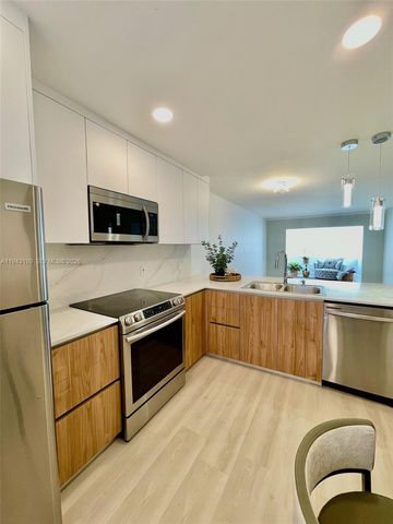 3100 Holiday Springs Blvd 111, Margate, FL 33063