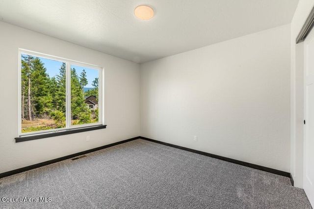 25817 N Dickens Rd, Athol, ID 83801