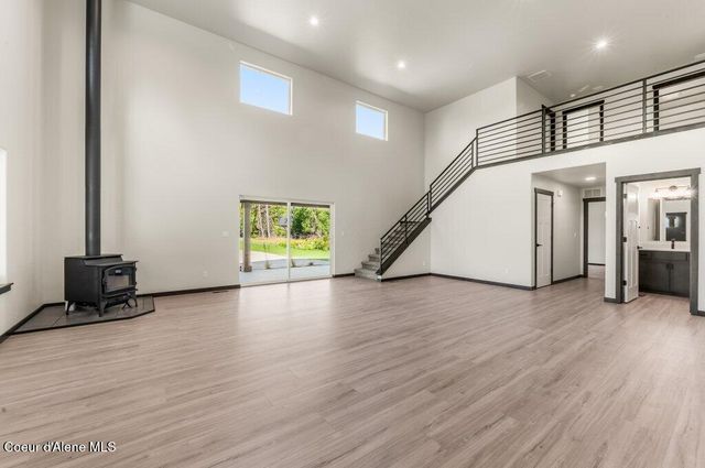25817 N Dickens Rd, Athol, ID 83801