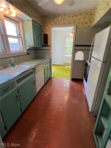 7317 Parma Park Boulevard, Parma, OH 44130