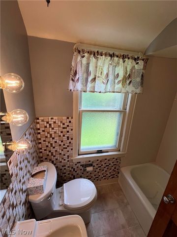 7317 Parma Park Boulevard, Parma, OH 44130