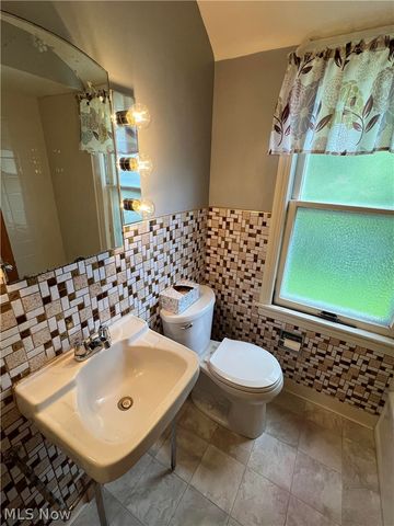 7317 Parma Park Boulevard, Parma, OH 44130