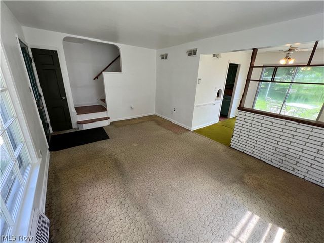 7317 Parma Park Boulevard, Parma, OH 44130