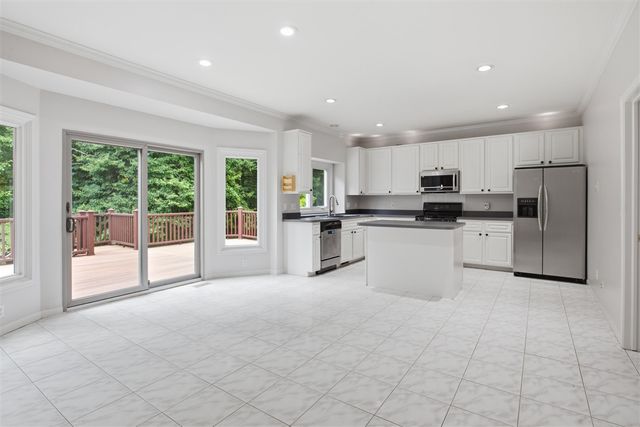 2189 Clinton View Circle, Rochester Hills, MI 48309