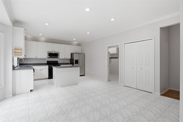 2189 Clinton View Circle, Rochester Hills, MI 48309