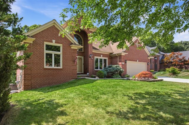2189 Clinton View Circle, Rochester Hills, MI 48309