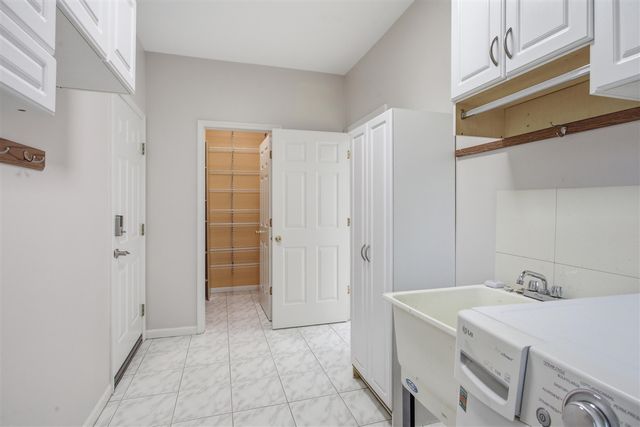 2189 Clinton View Circle, Rochester Hills, MI 48309