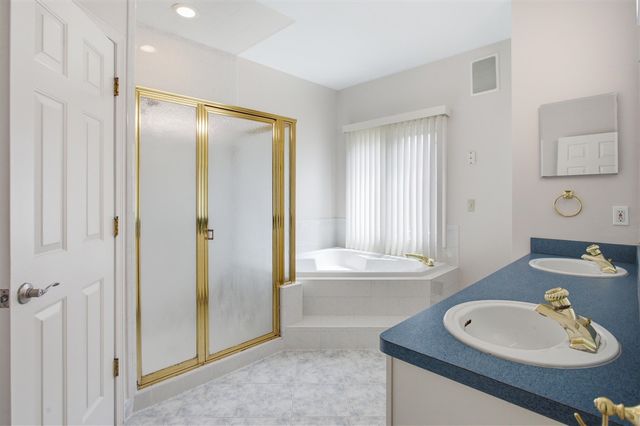 2189 Clinton View Circle, Rochester Hills, MI 48309