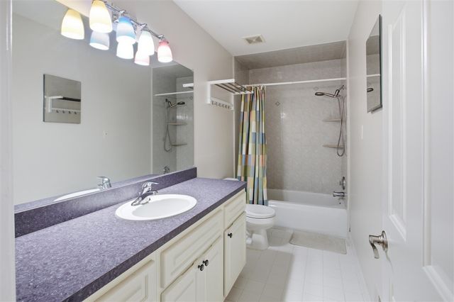 2189 Clinton View Circle, Rochester Hills, MI 48309