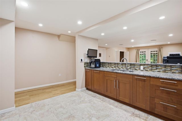 2189 Clinton View Circle, Rochester Hills, MI 48309