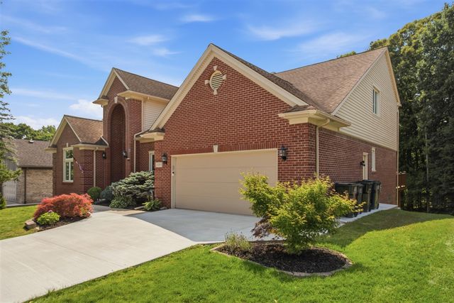2189 Clinton View Circle, Rochester Hills, MI 48309