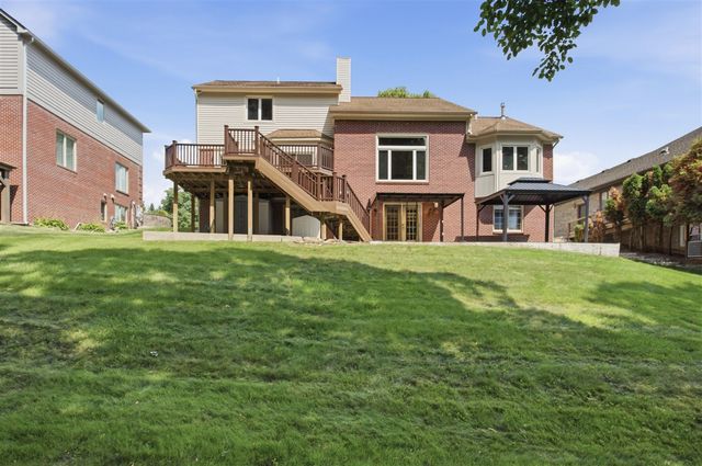 2189 Clinton View Circle, Rochester Hills, MI 48309