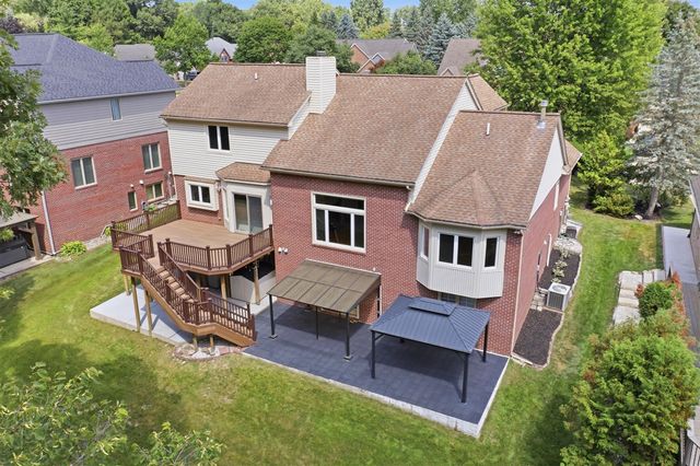 2189 Clinton View Circle, Rochester Hills, MI 48309