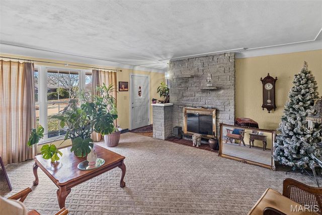 120 Lynnhaven Drive, Belleville, IL 62223