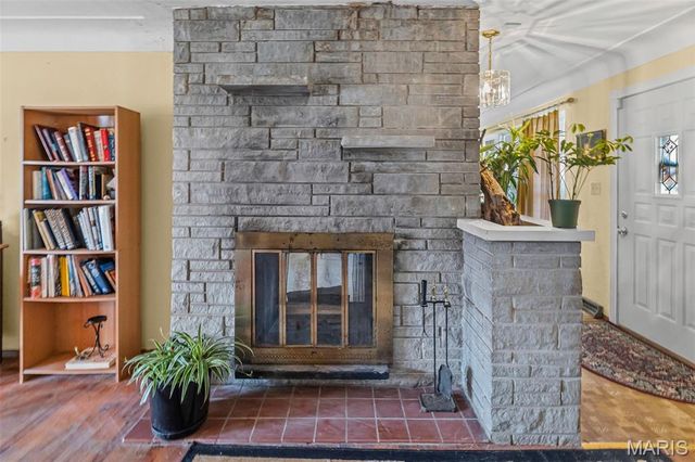 120 Lynnhaven Drive, Belleville, IL 62223