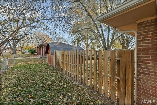 120 Lynnhaven Drive, Belleville, IL 62223