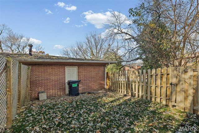 120 Lynnhaven Drive, Belleville, IL 62223