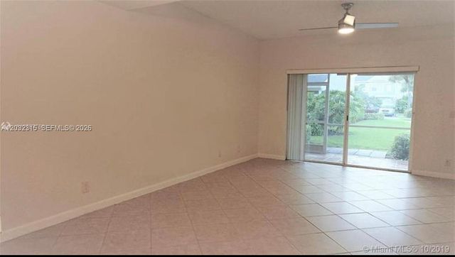 1 Simonton Circle 1, Weston, FL 33326