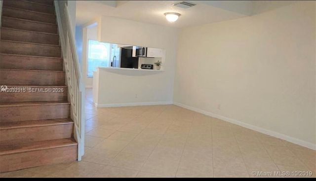 1 Simonton Circle 1, Weston, FL 33326