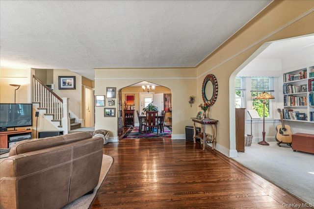 25 Archer Road, West Hempstead, NY 11552