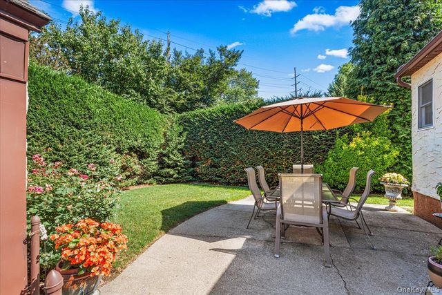 25 Archer Road, West Hempstead, NY 11552