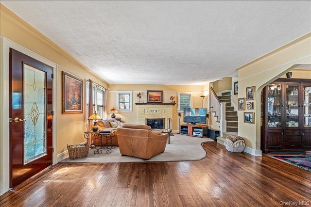 25 Archer Road, West Hempstead, NY 11552