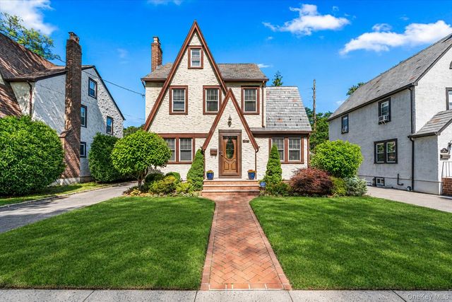 25 Archer Road, West Hempstead, NY 11552
