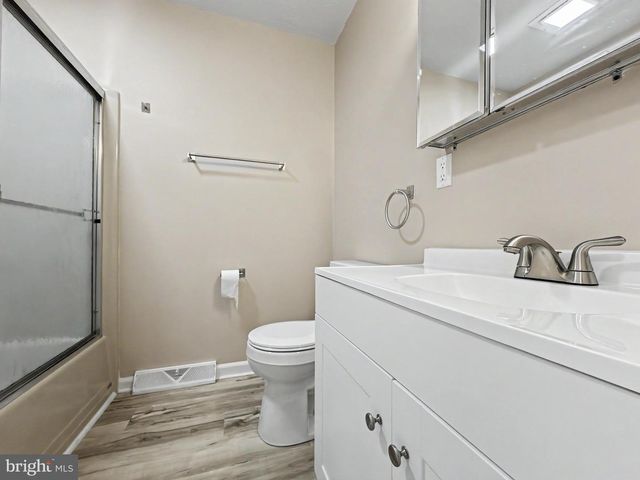 201 GROSS, Dover, PA 17315