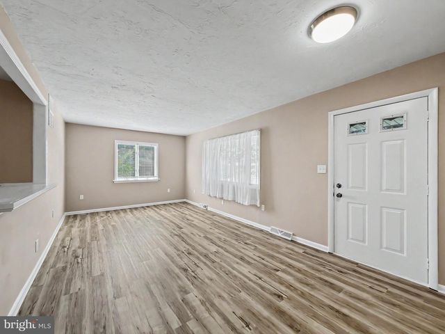 201 GROSS, Dover, PA 17315