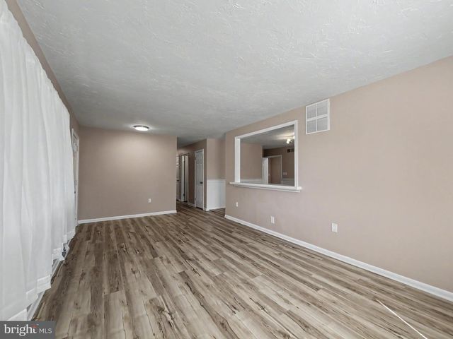 201 GROSS, Dover, PA 17315